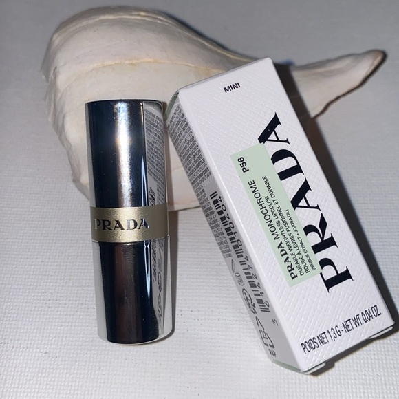 Bundle of two Prada Monochrome Mini Lipstick - Hyper Matte P56 Notte - Picture 6 of 7